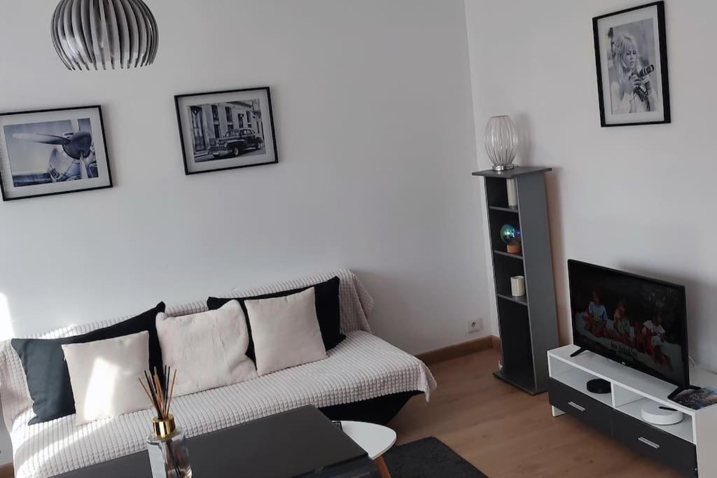 Quartier Des Emailleurs-T4 Avec Balcon Et Garage Apartment ลิมอจส์ ภายนอก รูปภาพ