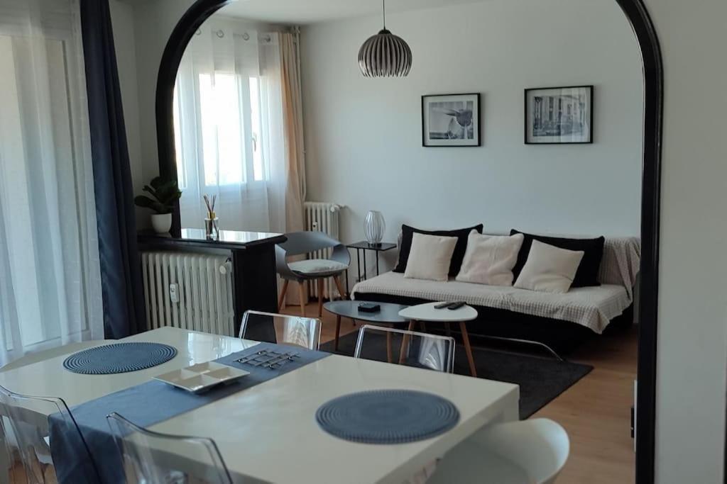 Quartier Des Emailleurs-T4 Avec Balcon Et Garage Apartment ลิมอจส์ ภายนอก รูปภาพ